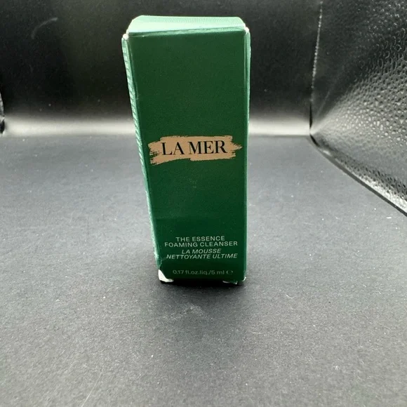 NIB La Mer The Essence Foaming Cleanser- 5mL - Picture 2 of 7